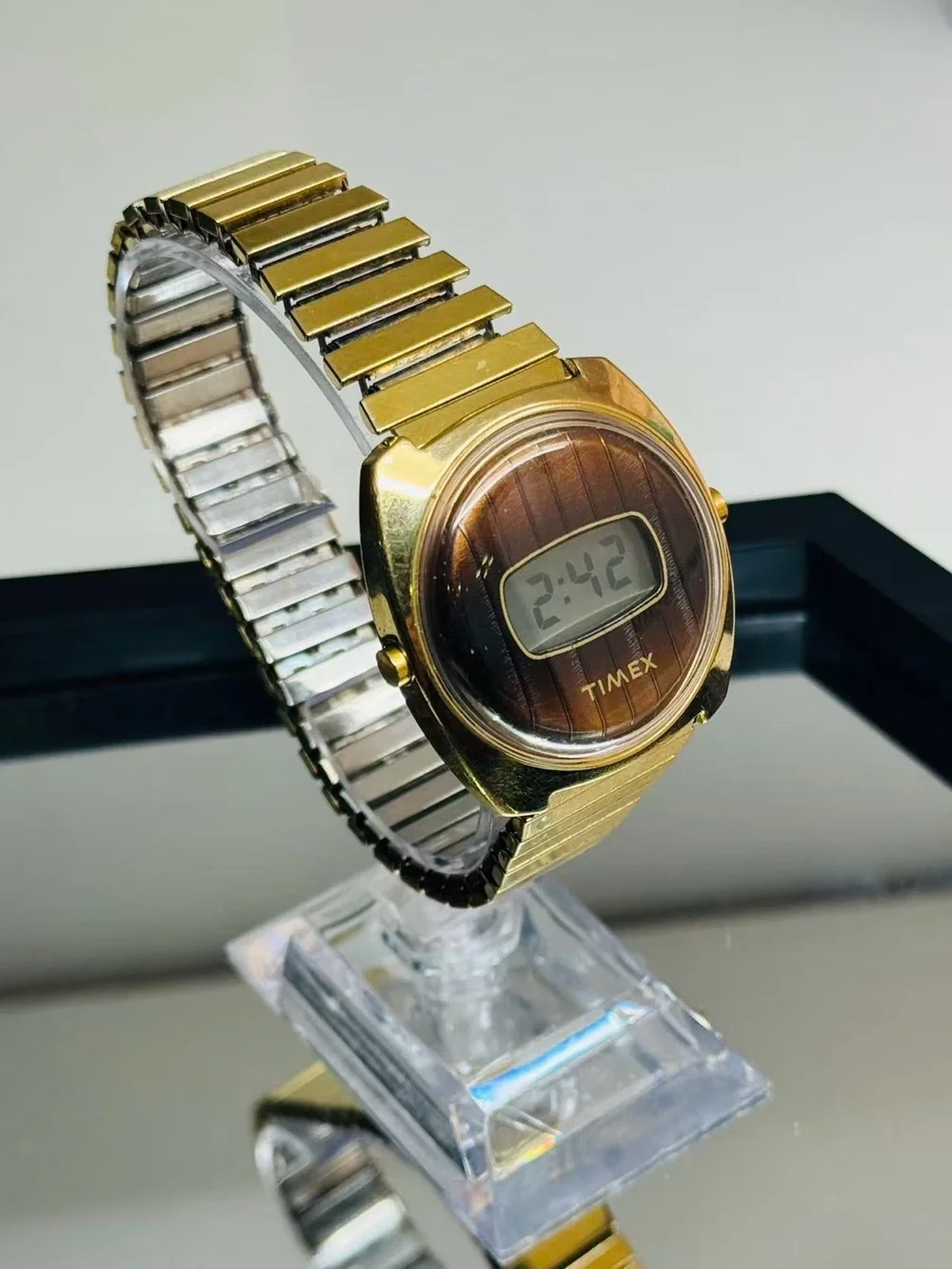 Vintage Timex Men’s Gold Tone 35mm Digital Watch Expansion Band New Battery Runs